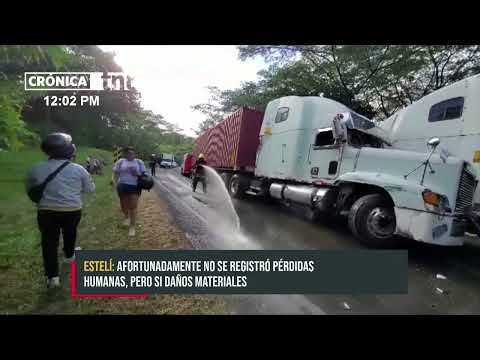 Fuerte impacto entre furgones en Estelí deja cuantiosos daños materiales - Nicaragua