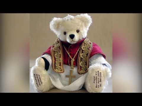 Lanzan edicion limitada de peluches en memoria de Benedicto XVI