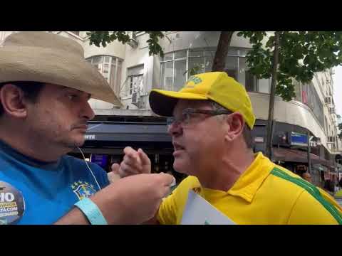 Bolsonarista em Copacabana reconhece que o país não vive em uma ditadura