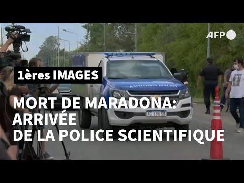 Un véhicule de police scientifique arrive chezMaradona après sa mort | AFP Images