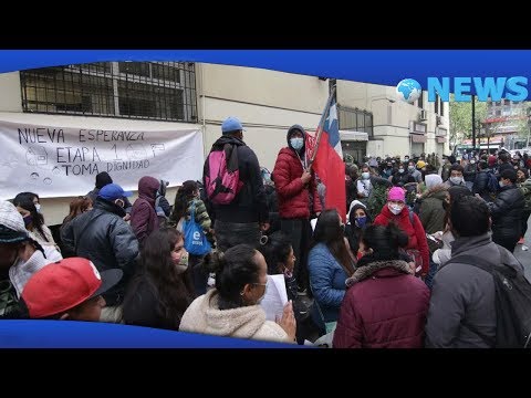 ?  Habitantes de campamento Dignidad se manifestaron en frontis del Minvu