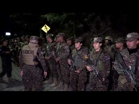 Nuevos cercos de seguridad son instalados en municipios asediados por pandillas en San Salvador