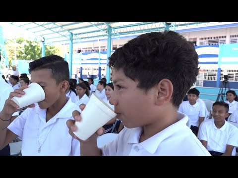 Aplican flúor en colegios de la capital para prevenir caries en niños