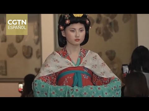 El Museo Guimet expone una original colección de moda ligada a la cultura ancestral de Dunhuang