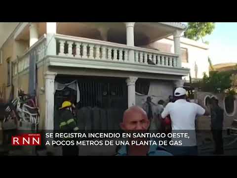 Incendio arrasa con colchonería, afecta al menos 15 casas y una pensión en Cienfuegos