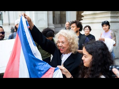 Toñita se respeta: protestan frente a tribunal en apoyo a comerciante boricua en Nueva York