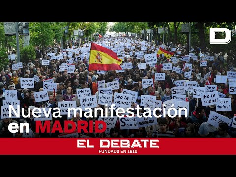 Errejon y el resto de la extrema izquierda improvisa en Madrid una manifestación de apoyo a Sánchez