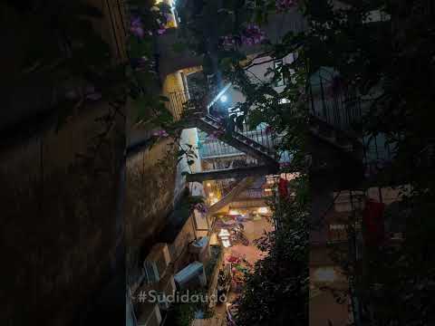 Ngắm hiện đại từ góc rất cũ.. #Sudidaudo