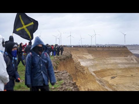 Últimos ativistas retirados de Lützerath