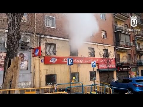 Una fallecida, siete rescatados y once atendidos en el incendio de una vivienda en Ciudad Linea