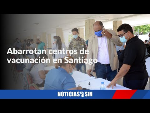 Abarrotan centros de vacunación en Santiago en busca de primera, segunda y tercera dosis