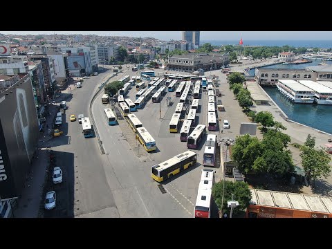 Kısıtlamada boş kalan Kadıköy Meydanı havadan görüntülendi
