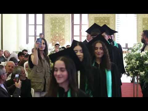 مؤسسة علي قصب تكرّم طلاب الجنوب