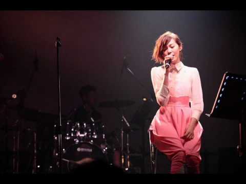 2010.7.3. Olivia Ong 夏夜晚風 Killing Me Softly With His Song Live 版首播