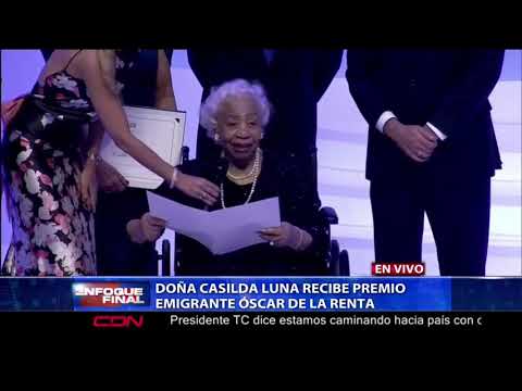 Doña Casilda Luna recibe premio Emigrante de la Oscar de la Renta