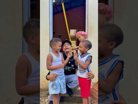 Miren mi que le pasa a este vecino por chismoso 😂🥊 #humor #shortvideo #shorts #viral #pelea