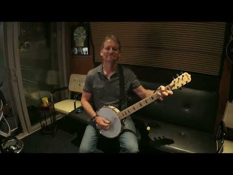 Deering Goodtime Six 6-String Banjo Demo with Brad Davis | Locomotive