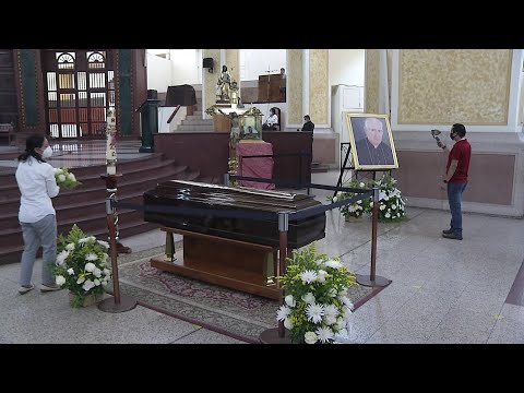 El cuerpo de monseñor Fernando Sáenz Lacalle permanecerá en capilla ardiente hasta el 2 de mayo.