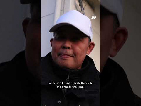 Man trapped in Japan sinkhole | DW News