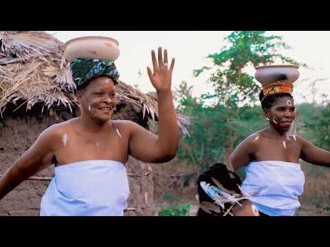 MOYO WANGU U THABITI – Kwaya ya Mt. Fransisko Xavery Kambikatoto | Stephen Mwandinde