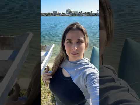 En mi playa privada y ni modo 🏝️ #humor #karlitaenyoutube