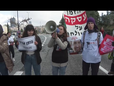 Protesters block road in Jerusalem, call for release of hostages from Gaza