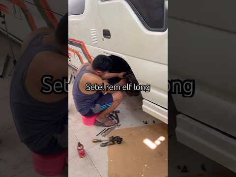 Maintenance rem #elflong #jalanyangjauhjanganlupapulang #busmania #masukberanda #travelpati