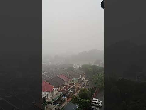 ฝนตกทุกวันเลยค่ะ