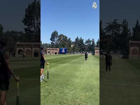 🤯 There’s NO BALL he can’t stop! ❌ ¡Courtois lo atrapa TODO! 🧢⚾ Joselu #RealMadridOnTour