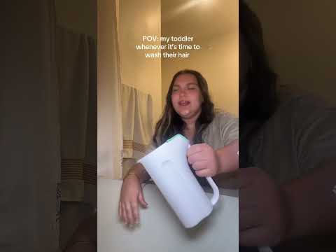 washing my toddler’s hair… #shorts #toddlers #toddlerlife #toddlermom #mom #momlife #motherhood