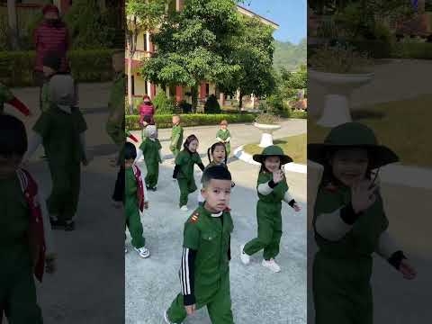 Trải nghiệm làm chú bộ đội của các bạn nhỏ