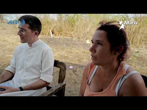 Ante la crisis alimentaria en Cuba, sacerdotes católicos franceses reparten alimentos a la población