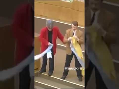 Депутат Державної Думи РФ Ніколай Лисенко рве прапор України через питання належності Криму.#історія