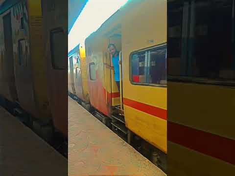 Kakinada Port to Chengalpattu Carkar Express // WAP4// 17644 #samalkot #yshorts #southindian