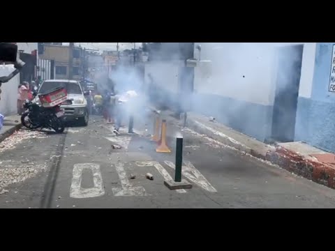 Celebración con bombas en Feria de Mixco, deja herido gravemente a hombre, una explotara en su casa