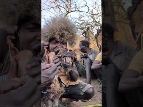 EATING 🥨Hadzabe tribe taking the lunch.#viral #shortvideos#shorts #lunch#africa#africantribe#monkey