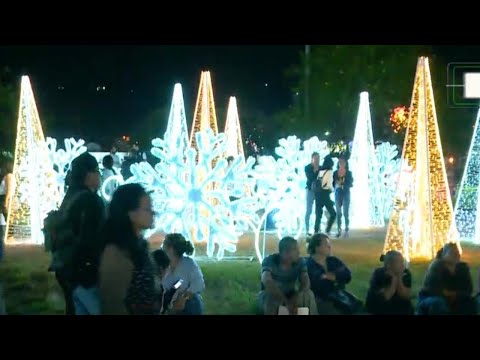 Alcaldía inaugura plaza navideña buen corazón