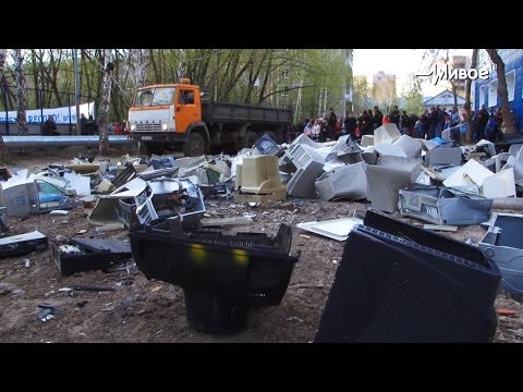 Городские события. День Радио. Рекорд по выбросу старой техники из общежития ТУСУРа