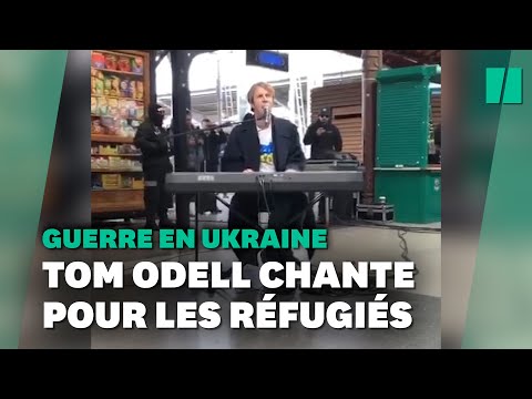 Tom Odell chante Another Love pour les réfugiés ukrainiens à Bucarest