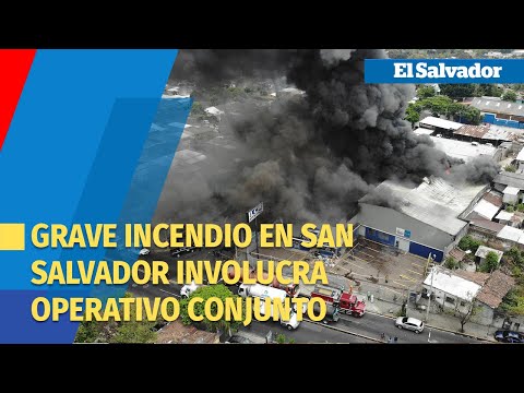 Grave incendio en una venta de repuestos de San Salvador