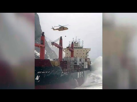 Cargo ship runs aground on western coast of Newfoundland, crew rescued without injury