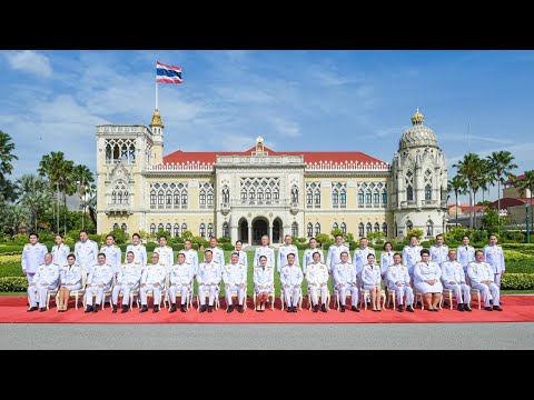 นายกฯแพทองธาร นำคณะรัฐมนตรีชุดใหม่ถ่ายภาพหมู่ บริเวณสนามหญ้าหน้าตึกไทยคู่ฟ้า ทำเนียบรัฐบาล