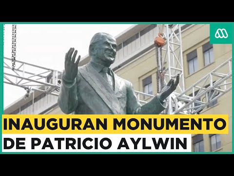 Inauguran monumento de Aylwin: Presidente Boric lidera homenaje en La Moneda