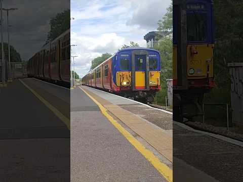 SWR Class 455s arrive at Motspur Park Station For Chessington F.T @allthetrains6858 (07/08/23)