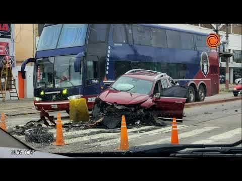 Se incrustó un auto en Juan B Justo y Góngora