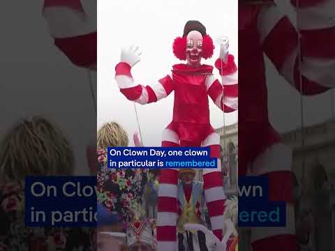 People in Lima celebrate Clown Day | DW News
