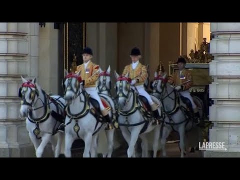 Regno Unito, Re Carlo arriva a Westminster per il primo King's speech