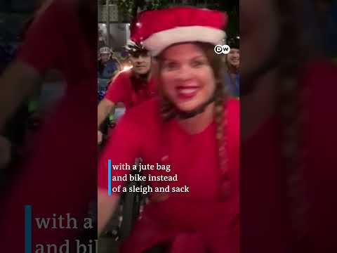 Rio's hipster Santa on a bike | DW News