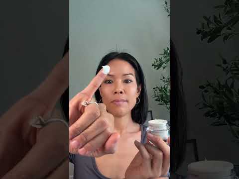 Estée Lauder Renew + Hydrate Set — includes mini sizes of the Advanced Night Repair Serum and