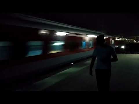 CR Rajdhani Overtakes Flying Ranee